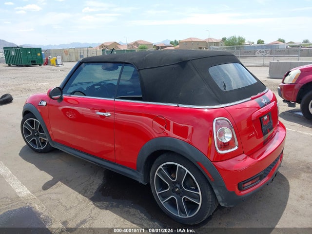 2013 MINI CONVERTIBLE WMWZP3C54DT297545 Photo 2