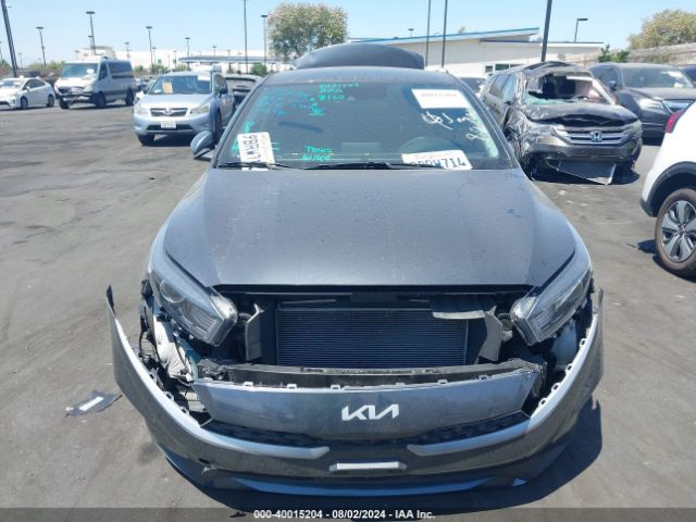 3KPF24AD1NE496468 KIA Forte Lxs