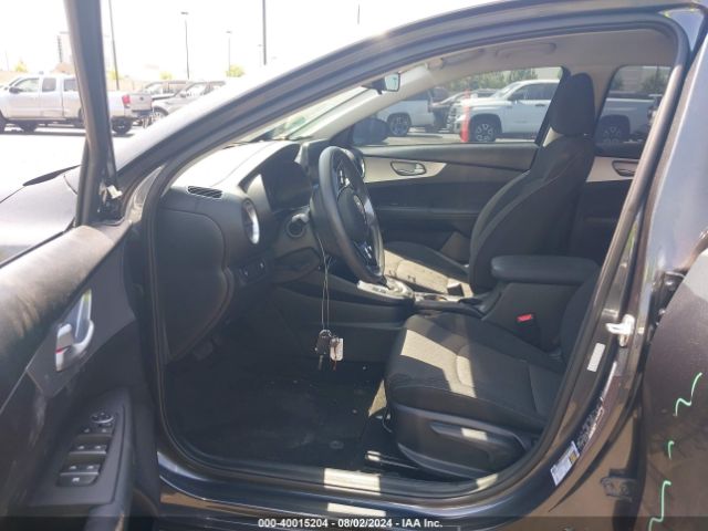 3KPF24AD1NE496468 KIA Forte Lxs