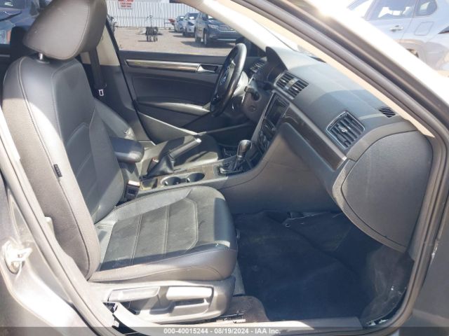 1VWBA7A31JC044190 Volkswagen Passat 2.0t Se