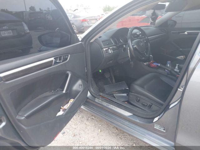 1VWBA7A31JC044190 Volkswagen Passat 2.0t Se