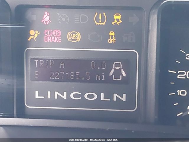 5LMJJ2H59EEL08963 Lincoln Navigator