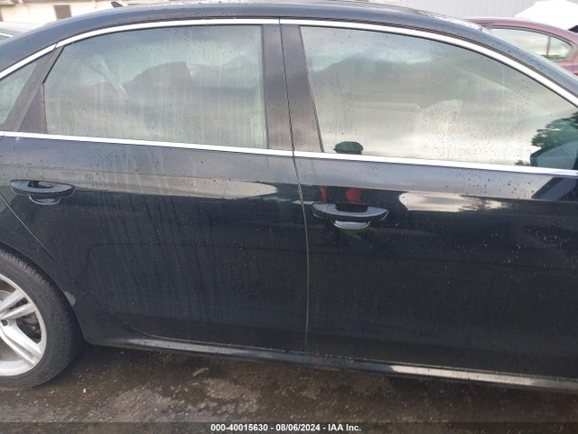 1VWBT7A35EC106044 Volkswagen Passat 1.8t Se