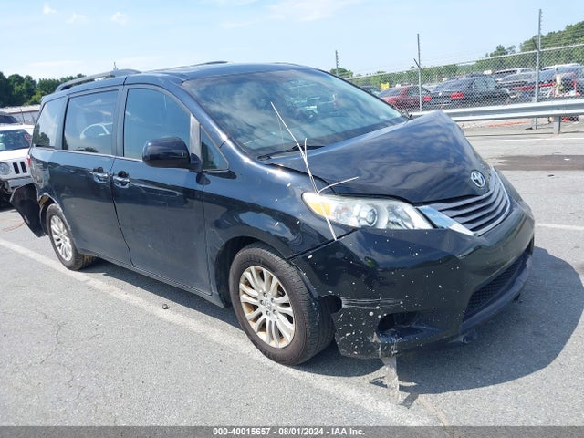 Toyota Sienna Xle 8 Passenger 2017 5TDYZ3DC2HS805893 головне зображення
