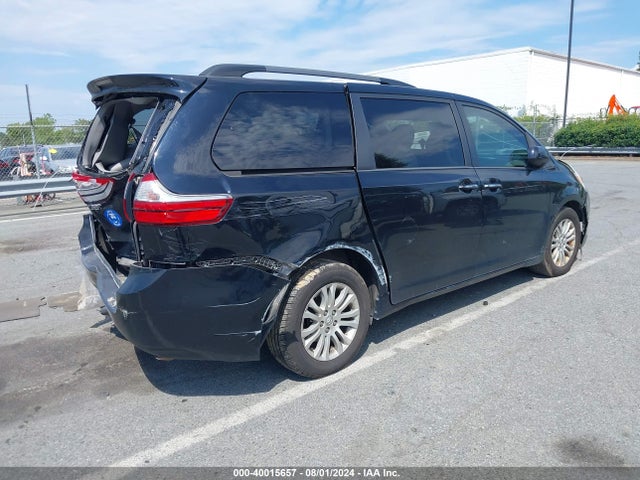 Toyota Sienna Xle 8 Passenger 2017 5TDYZ3DC2HS805893 Image 4