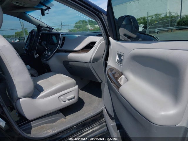 Toyota Sienna Xle 8 Passenger 2017 5TDYZ3DC2HS805893 Image 5