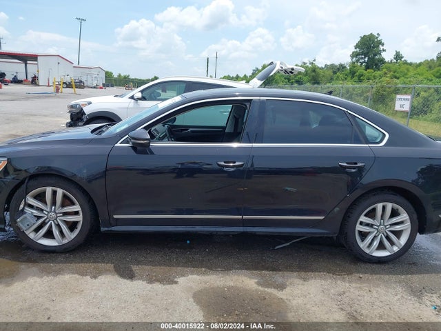 1VWGT7A37HC021488 Volkswagen Passat 1.8t Se