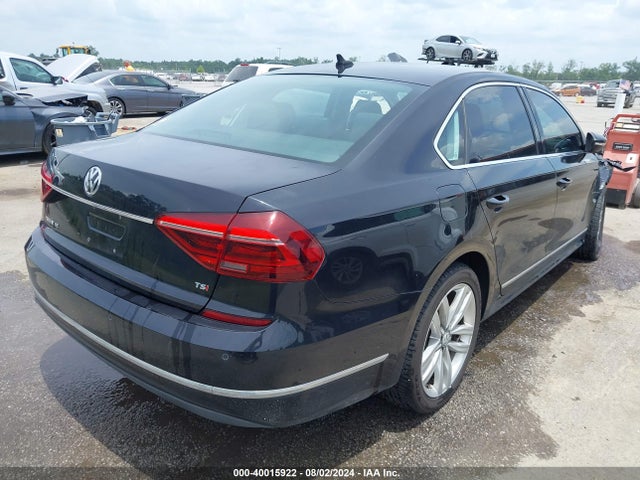 1VWGT7A37HC021488 Volkswagen Passat 1.8t Se