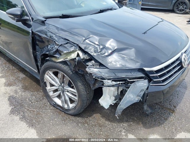 1VWGT7A37HC021488 Volkswagen Passat 1.8t Se