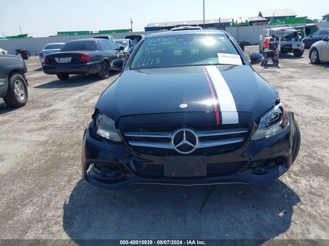 55SWF4JB8HU186673 Mercedes-Benz C 300 Luxury/sport