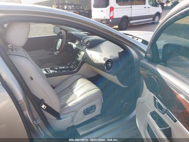 2014 JAGUAR XJ SAJWA2GZXE8V63090 Photo 4
