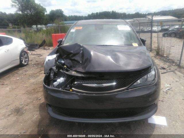 2C4RC1CG8NR105251 Chrysler Voyager Lx