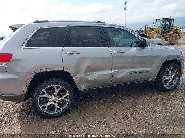 1C4RJFBG7JC211164 Jeep Grand Cherokee Sterling Edition 4x4