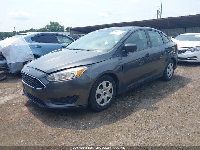 Ford FOCUS S 2016 1FADP3E27GL394569 Image 2
