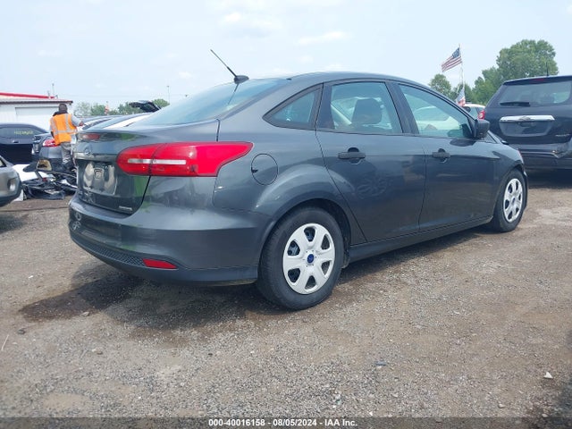 Ford FOCUS S 2016 1FADP3E27GL394569 Image 4