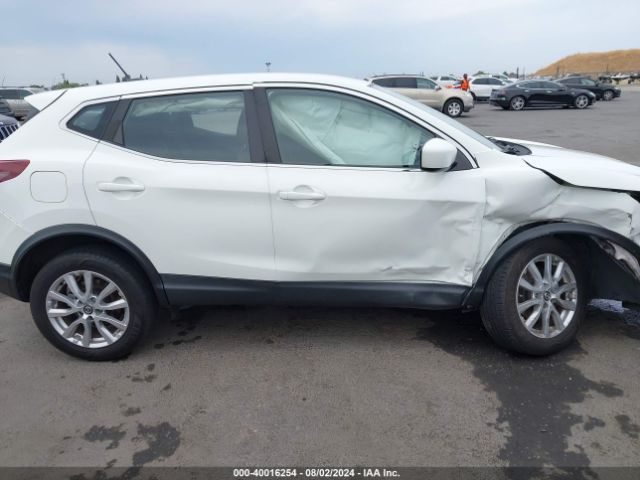 JN1BJ1AV3MW314513 Nissan Rogue Sport S Fwd Xtronic Cvt