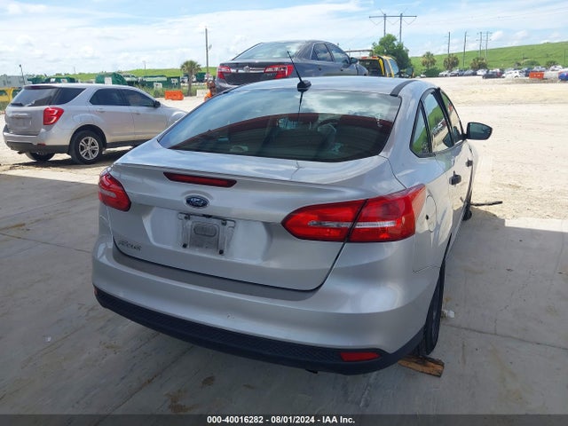 Ford FOCUS S 2018 1FADP3E23JL284898 Image 4