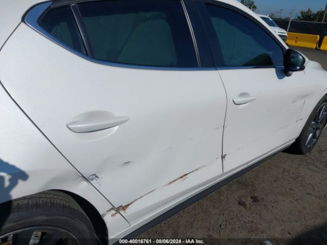 JM1BPAKL6N1518908 Mazda Mazda3 Select