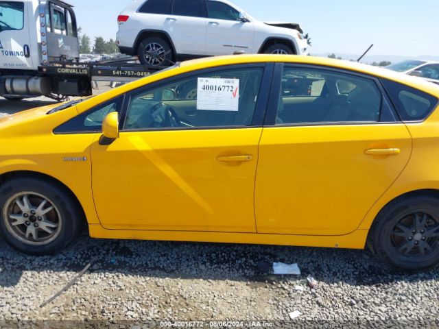 JTDKN3DUXF1897677 Toyota Prius Four
