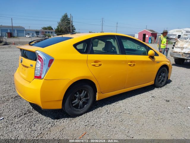 JTDKN3DUXF1897677 Toyota Prius Four