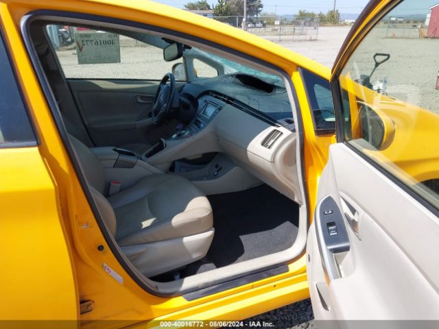 JTDKN3DUXF1897677 Toyota Prius Four