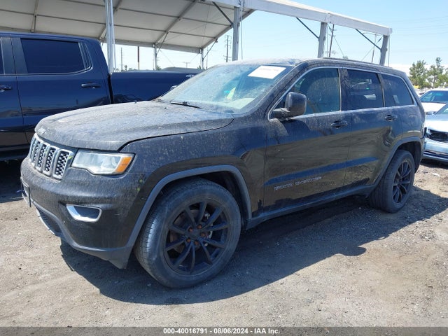 1C4RJEAG9JC353964 Jeep Grand Cherokee Laredo 4x2