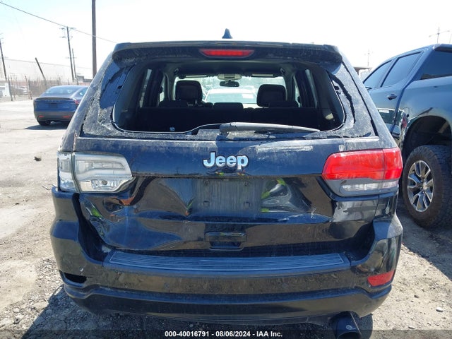 1C4RJEAG9JC353964 Jeep Grand Cherokee Laredo 4x2