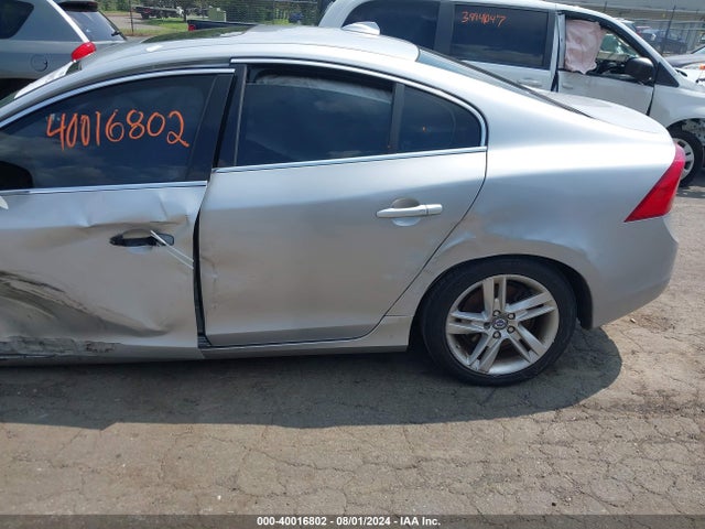 Volvo S60 T5 Premier 2015 YV140MFB7F2317010 Image 12