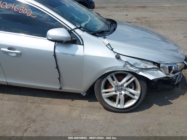 Volvo S60 T5 Premier 2015 YV140MFB7F2317010 Image 13