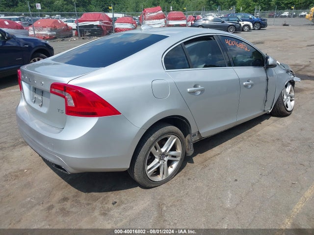 Volvo S60 T5 Premier 2015 YV140MFB7F2317010 Image 4