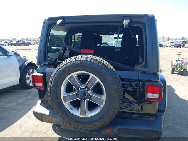 1C4HJXEN5LW235136 Jeep Wrangler Unlimited Sahara 4x4