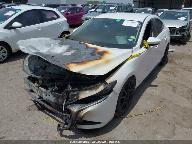 3MZBPADLXKM105737 Mazda Mazda3 Preferred Package