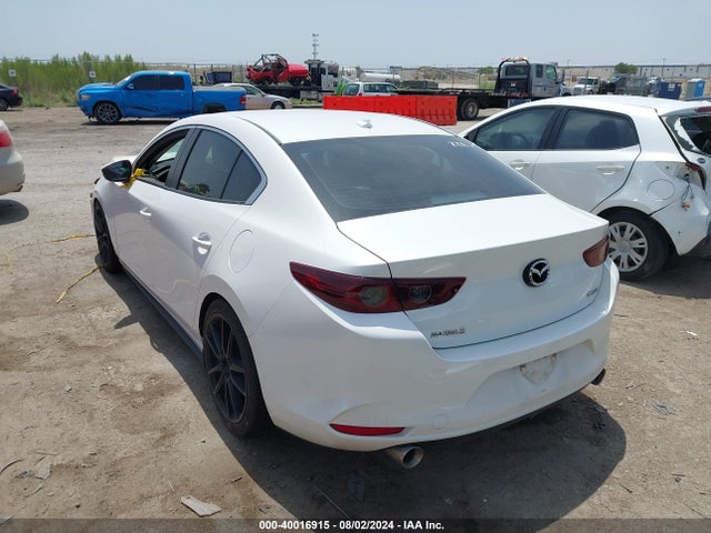 3MZBPADLXKM105737 Mazda Mazda3 Preferred Package