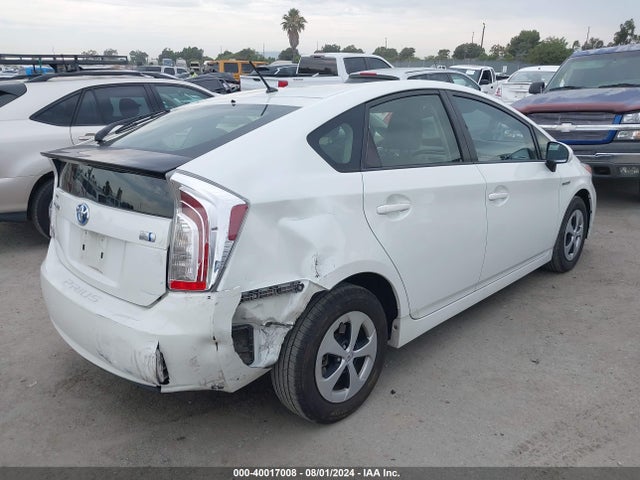 Toyota Prius Two 2014 JTDKN3DU5E1747779 Image 4
