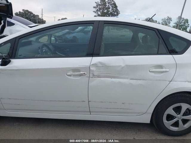 Toyota Prius Two 2014 JTDKN3DU5E1747779 Image 6