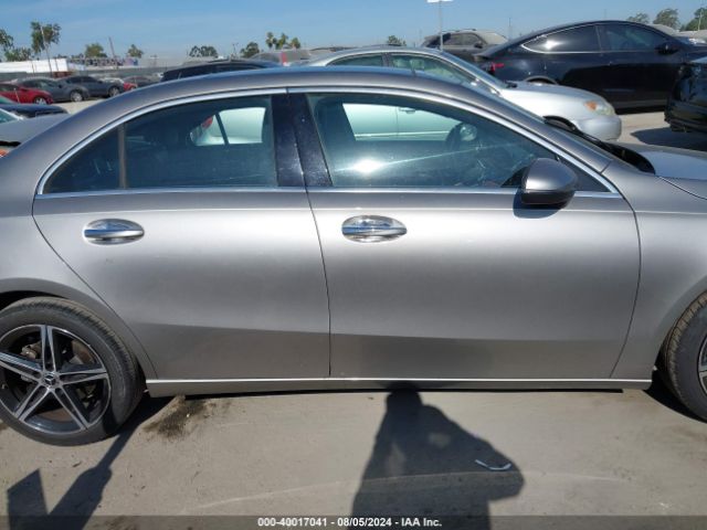 WDD3G4EB7KW020486 Mercedes-Benz A 220
