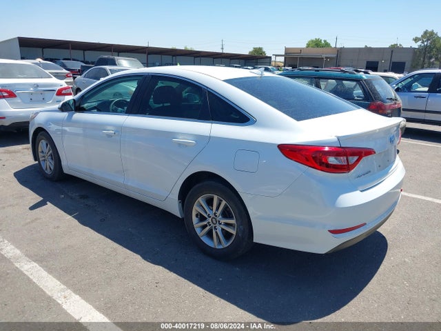 Hyundai SONATA SE 2015 5NPE24AF5FH250050 Image 3