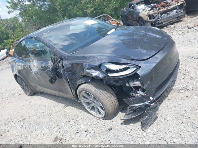 2024 TESLA MODEL Y 7SAYGDED3RF093258 Photo 0