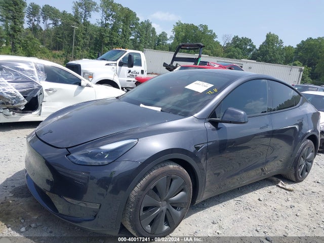 2024 TESLA MODEL Y 7SAYGDED3RF093258 Photo 1