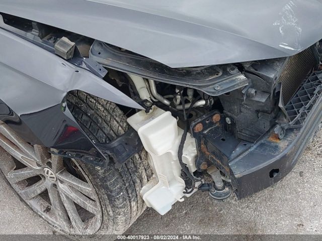 1VWAA7A32JC035140 Volkswagen Passat 2.0t R-line/2.0t S