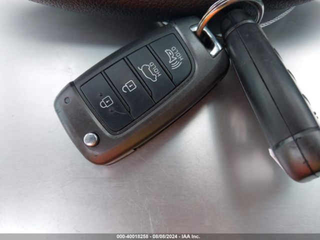 5NMS2CADXKH034049 Hyundai Santa Fe Se
