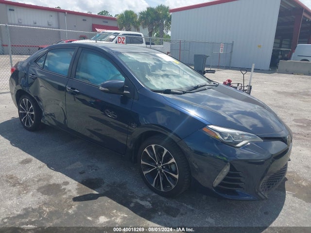 Toyota COROLLA SE 2018 5YFBURHE2JP800677 Image 1