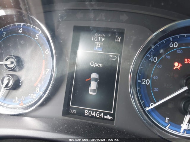 Toyota COROLLA SE 2018 5YFBURHE2JP800677 Image 15