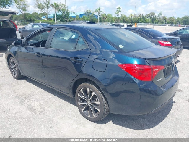 Toyota COROLLA SE 2018 5YFBURHE2JP800677 Image 3