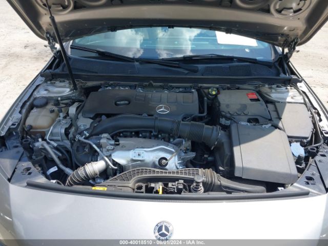 WDD3G4EB9KW001552 Mercedes-Benz A 220