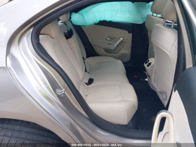 WDD3G4EB9KW001552 Mercedes-Benz A 220