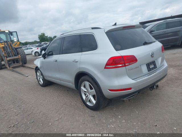 2013 VOLKSWAGEN TOUAREG WVGEP9BP4DD012906 Photo 2