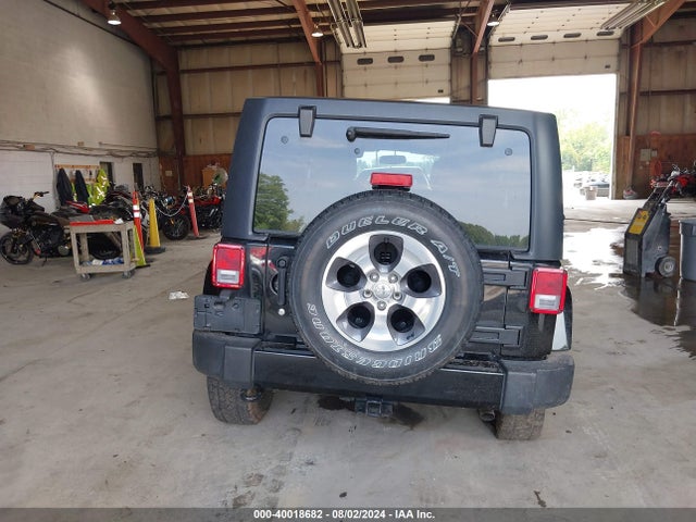 1C4BJWEG9HL525079 Jeep Wrangler Unlimited Sahara 4x4