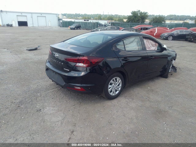 Hyundai ELANTRA SE 2019 5NPD74LF8KH422351 Image 4