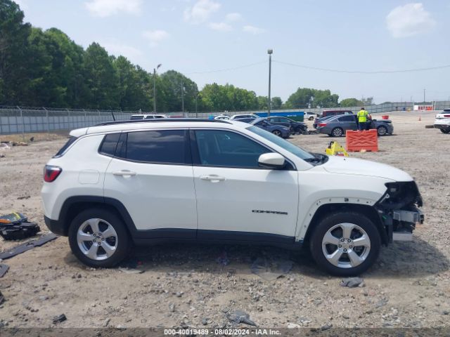 3C4NJCBB2JT463880 Jeep Compass Latitude Fwd
